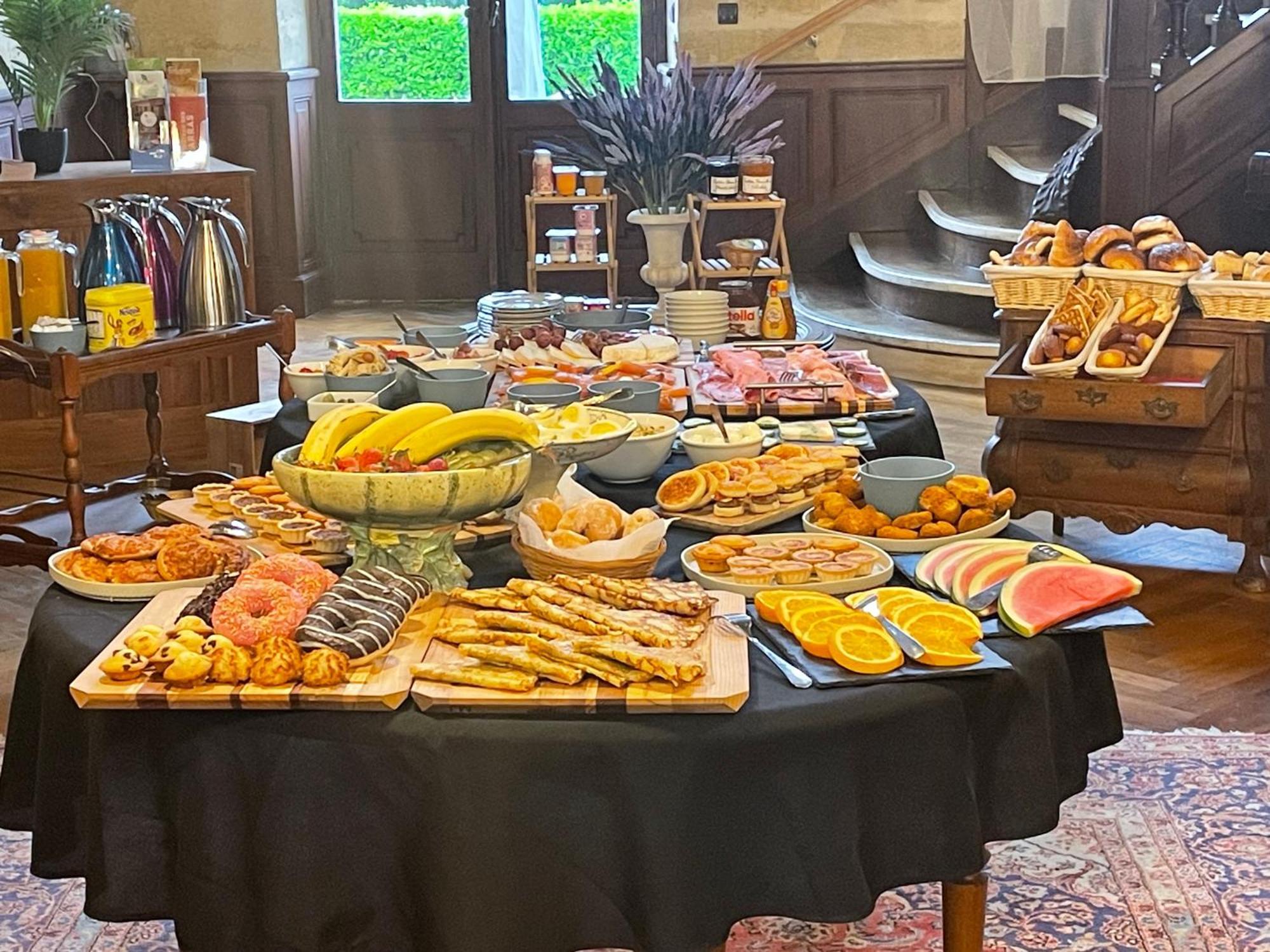 Hotel Château Julie - Chambres&petit-déjeuners Virsac